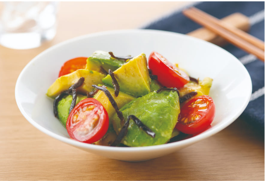 切って混ぜるだけアボカドとミニトマトの塩昆布マリネ